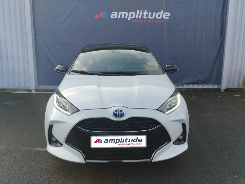 Image TOYOTA Yaris 116h Dynamic Business 5p + Programme Beyond Zero Academy MY22