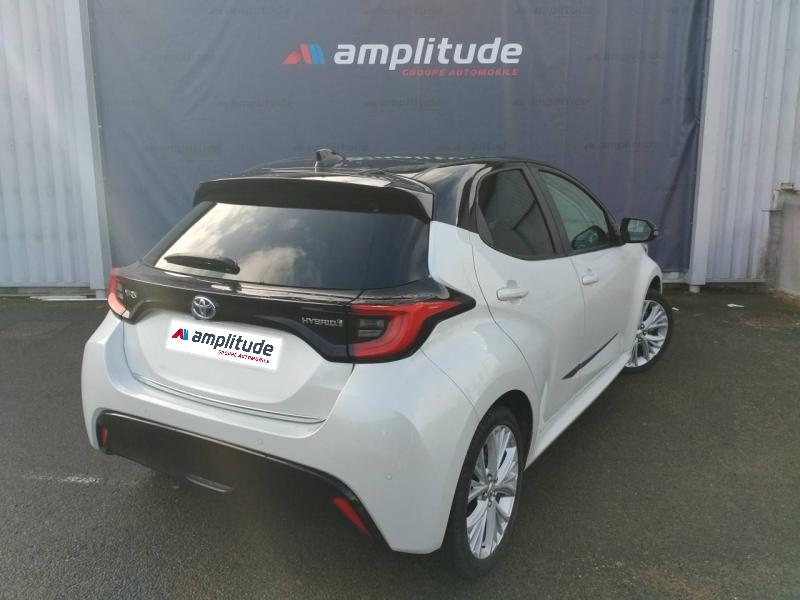 Image TOYOTA Yaris 116h Dynamic Business 5p + Programme Beyond Zero Academy MY22