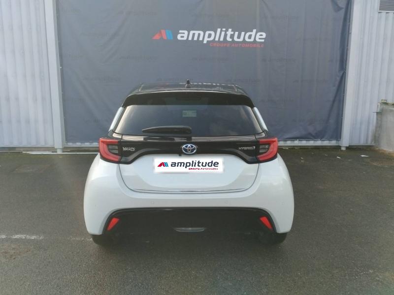 Image TOYOTA Yaris 116h Dynamic Business 5p + Programme Beyond Zero Academy MY22