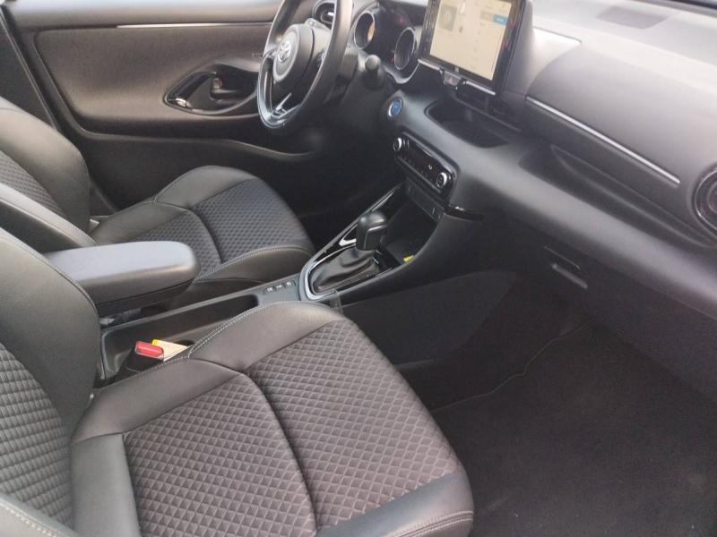 Image TOYOTA Yaris 116h Dynamic Business 5p + Programme Beyond Zero Academy MY22