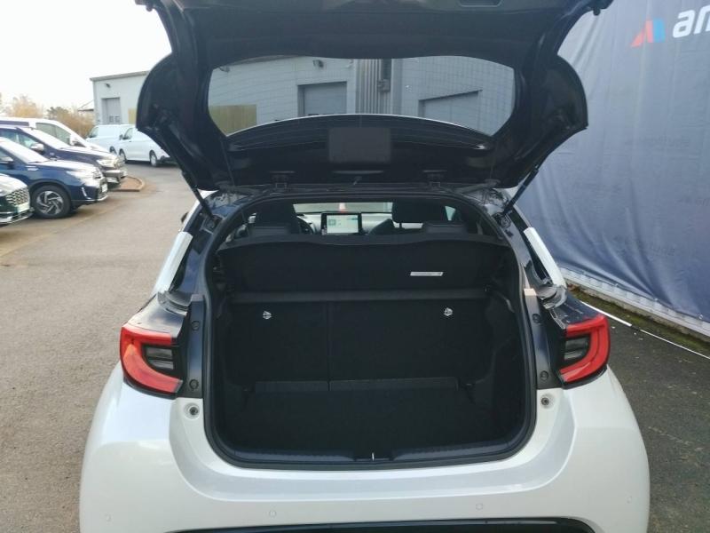 Image TOYOTA Yaris 116h Dynamic Business 5p + Programme Beyond Zero Academy MY22