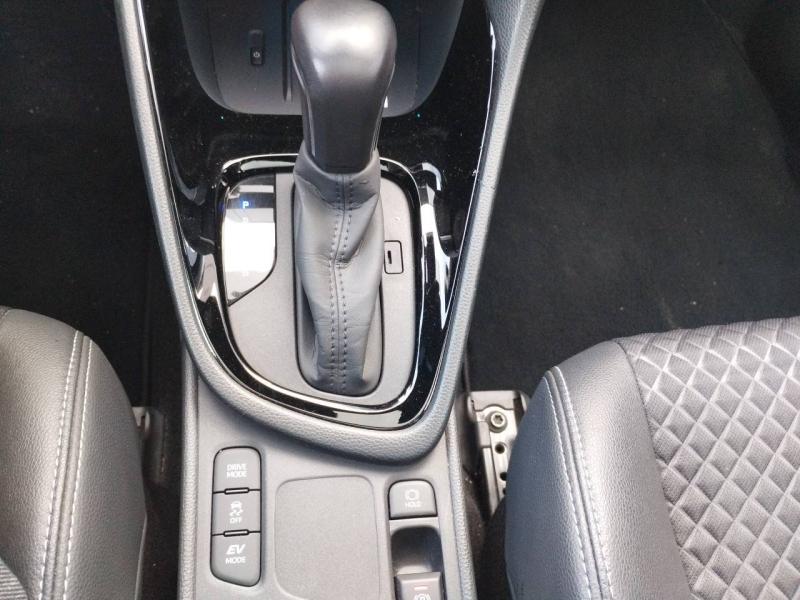 Image TOYOTA Yaris 116h Dynamic Business 5p + Programme Beyond Zero Academy MY22