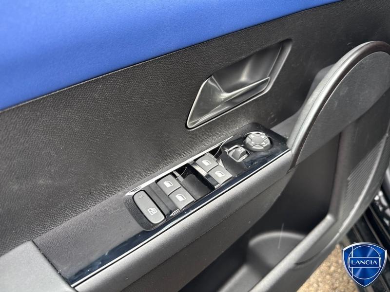 Image LANCIA Ypsilon 1.2 Ibrida 110ch HF Line eDCT6