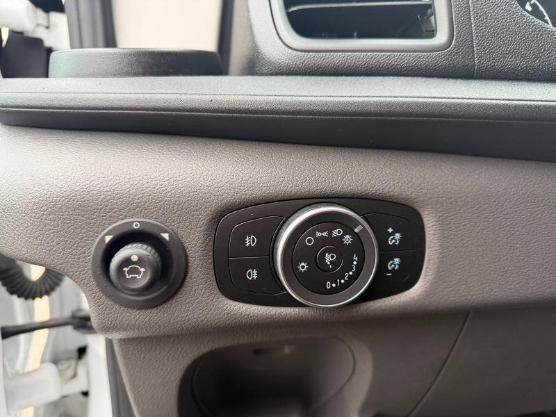 Image FORD Transit 2T CCb P350 L4 2.0 EcoBlue 130ch S&S CAISSE 20M3 Trend Business