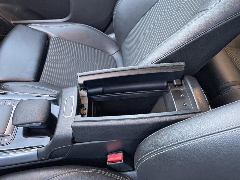 Image MERCEDES-BENZ GLA 200 163ch Progressive Line 7G-DCT