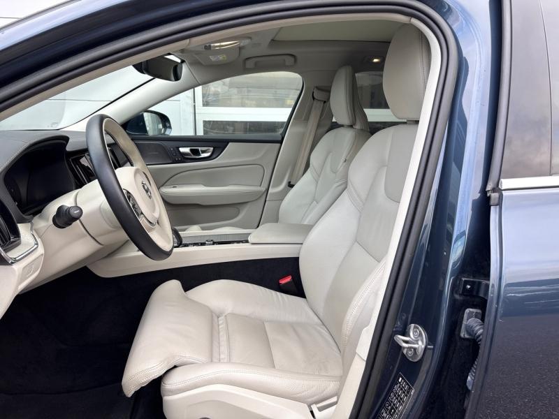 Image VOLVO V60 B4 197ch Ultimate Style Dark Geartronic 8