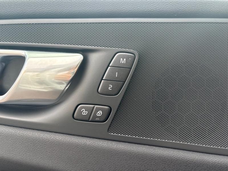 Image VOLVO XC60 T6 Hybride Rechargeable 253 + 145ch Plus Style Dark Geartronic 8 AWD