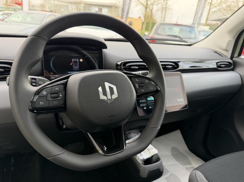 Image LEAPMOTOR T03 Electric 95ch Design