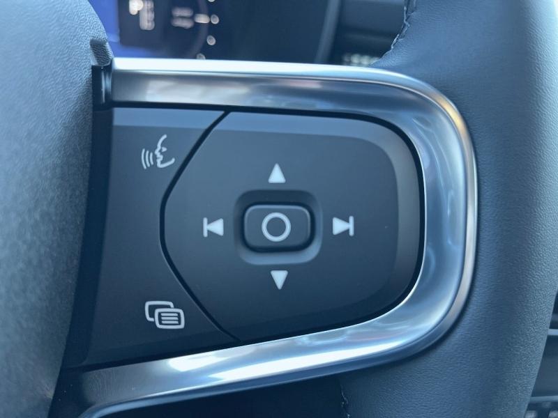 Image VOLVO EX40 Single Extended Range 252ch Black Edition