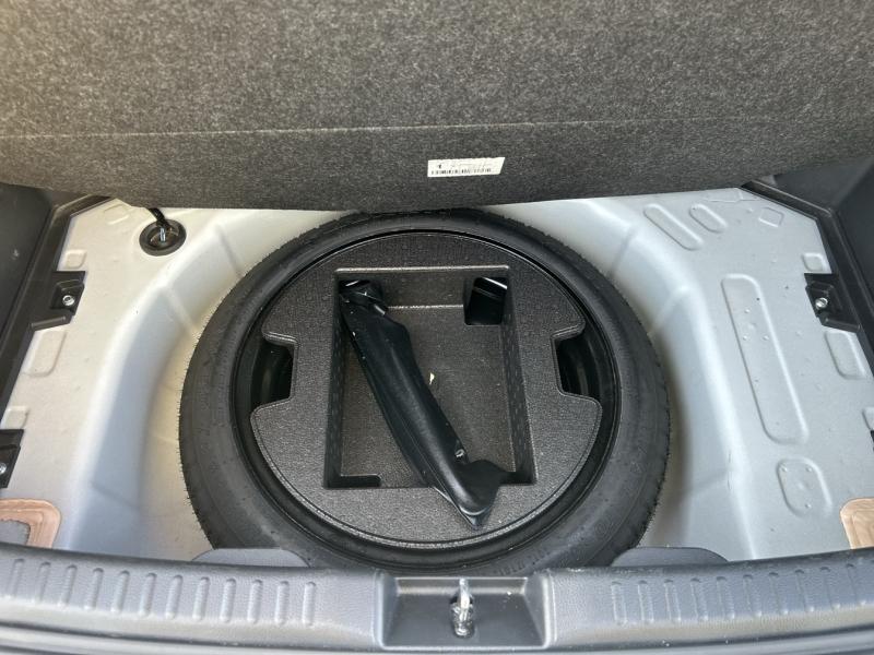 Image TOYOTA Yaris 116h Dynamic Business 5p + Programme Beyond Zero Academy MY22