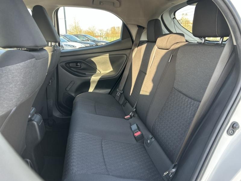 Image TOYOTA Yaris 116h Dynamic Business 5p + Programme Beyond Zero Academy MY22