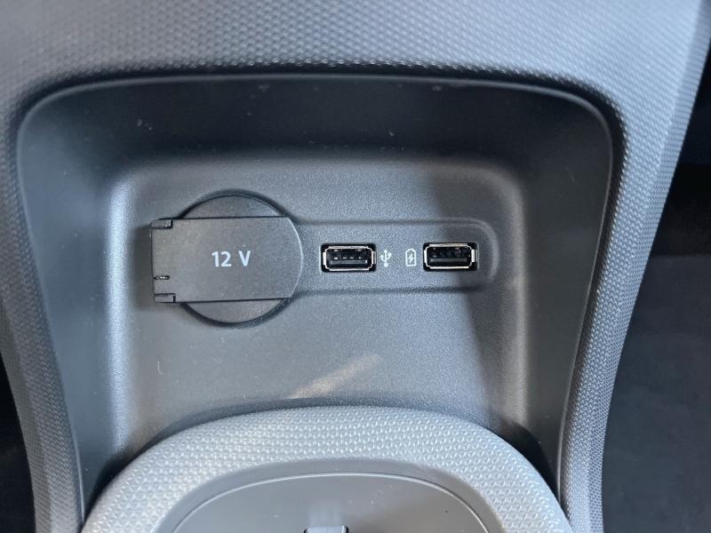 Image LEAPMOTOR T03 Electric 95ch Design