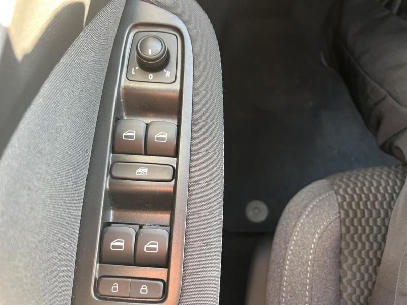 Image LEAPMOTOR T03 Electric 95ch Design