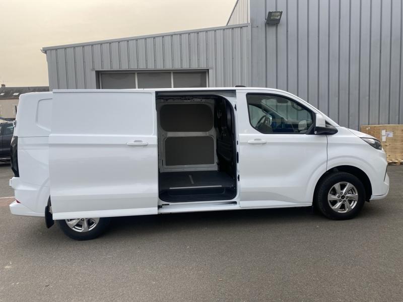 Image FORD Fourgon 320 L2H1 2.0L EcoBlue diesel 150 ch BVM6 LIMITED