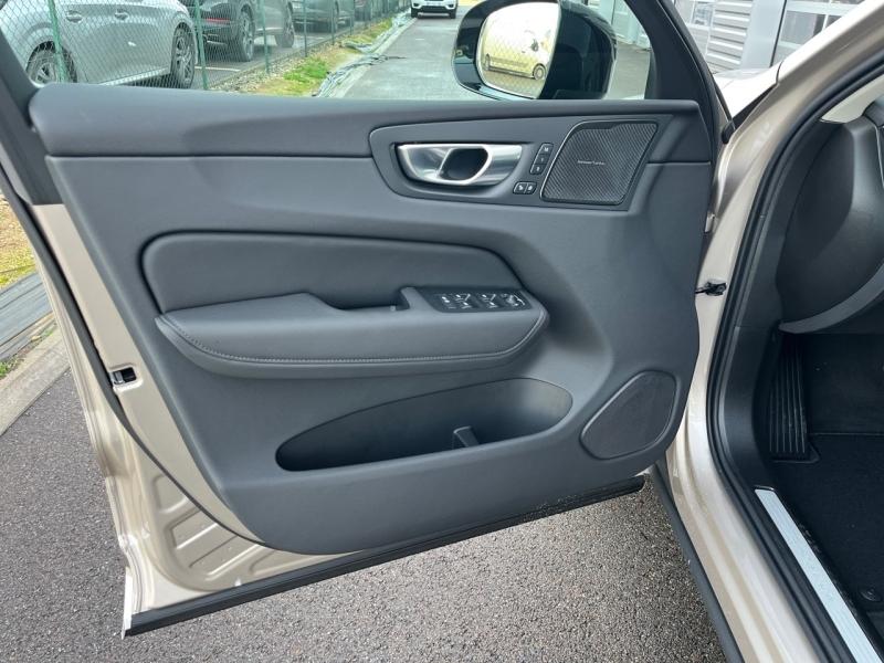 Image VOLVO XC60 T6 Hybride Rechargeable 253 + 145ch Ultra Style Dark Geartronic 8 AWD