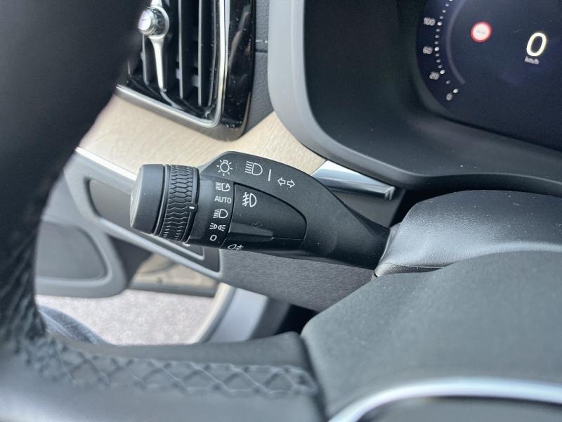 Image VOLVO XC60 T6 Hybride Rechargeable 253 + 145ch Ultra Style Dark Geartronic 8 AWD