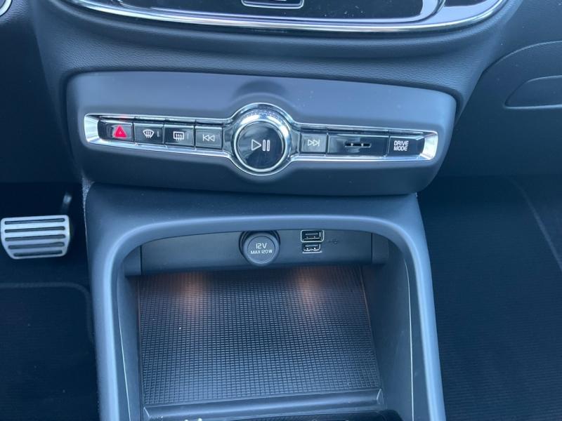 Image VOLVO XC40 T5 Recharge 180 + 82ch R-Design DCT 7