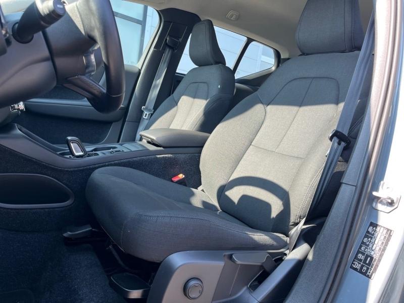 Image VOLVO XC40 D3 AdBlue 150ch Momentum Geartronic 8