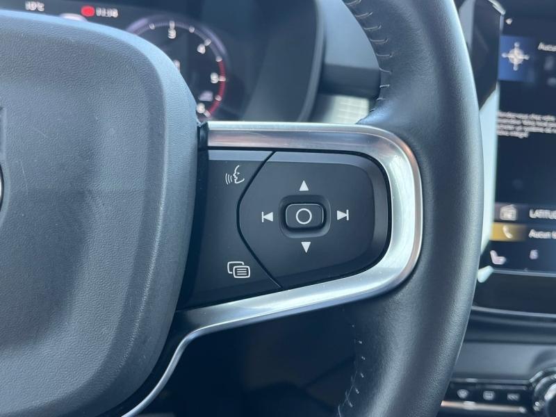 Image VOLVO XC40 D3 AdBlue 150ch Momentum Geartronic 8