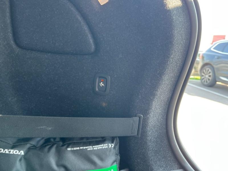 Image VOLVO XC40 D3 AdBlue 150ch Momentum Geartronic 8