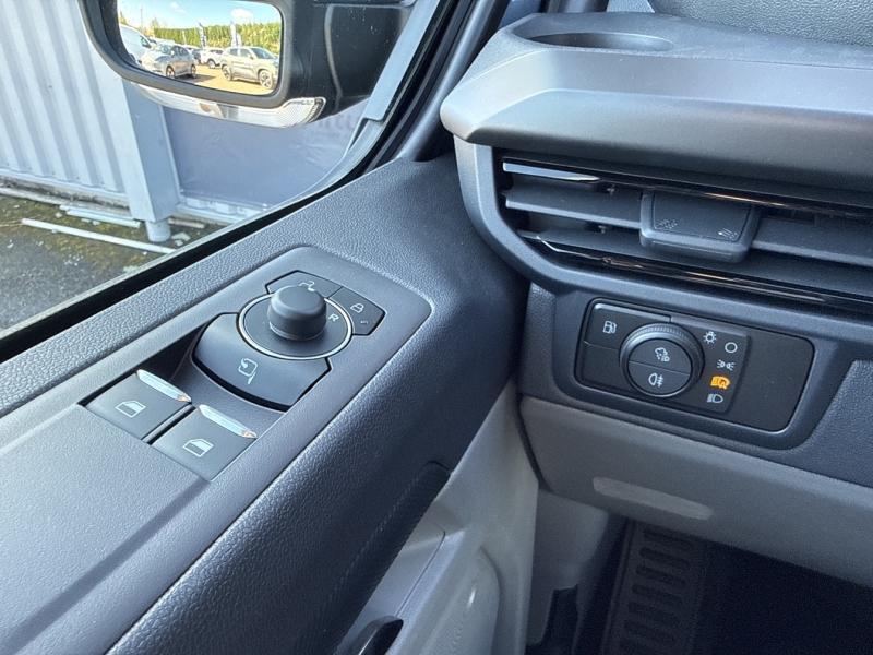 Image FORD Transit CUSTOM CAB APP 320 L1H1SPORT2.5L Dur 232ch hyb rechar CVTPHEVCVT SPORT