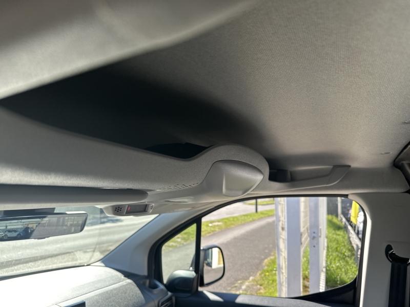 Image OPEL Combo Cargo M Diesel 130ch automatique Pack Premium Connect