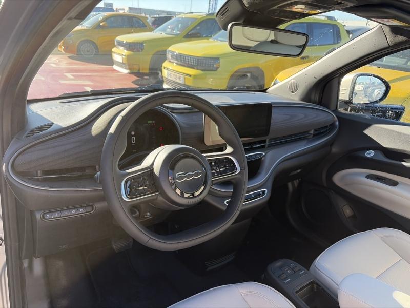 Image FIAT 500 e 118ch Giorgio Armani Collectors Edition MY25 Step 2