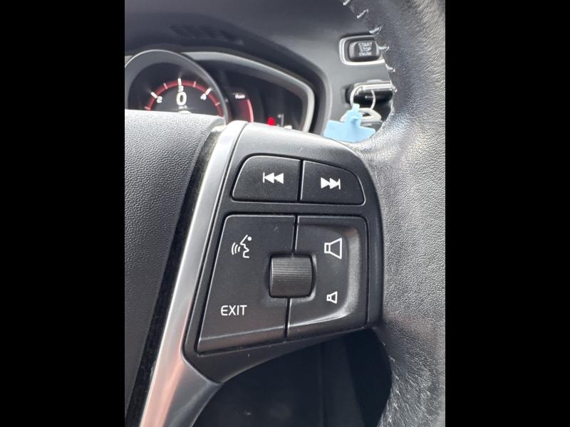 Image VOLVO V40 D2 120ch Itëk Edition