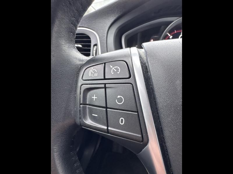 Image VOLVO V40 D2 120ch Itëk Edition