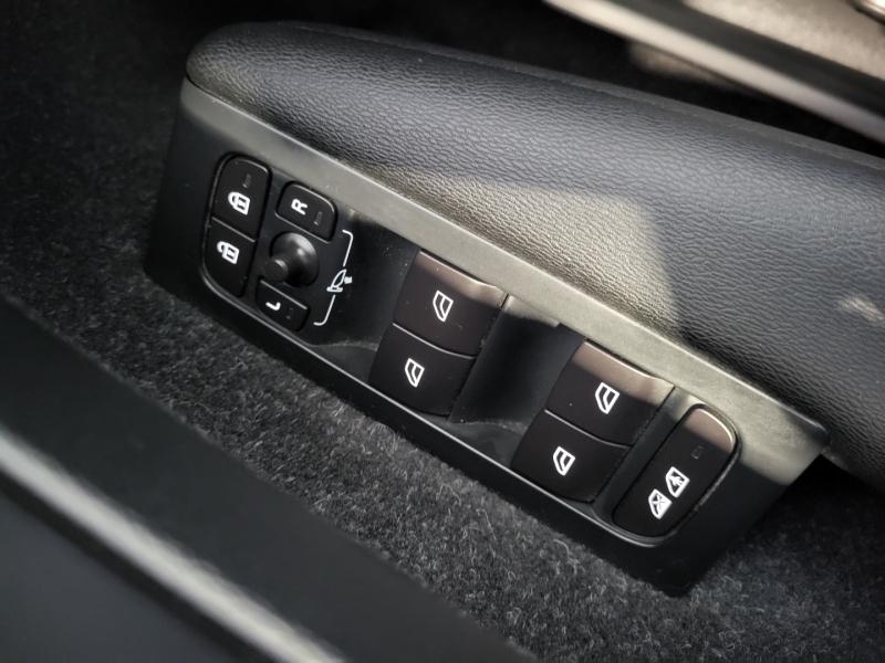 Image VOLVO XC40 D4 AdBlue AWD 190ch Business Geartronic 8