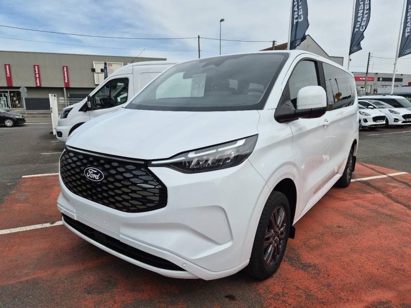 Photo FORD Tourneo Custom 340 L1H1 Electrique 218ch 71kWh Titanium