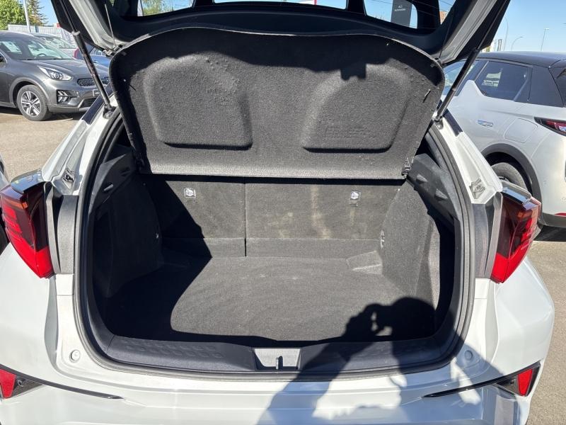 Image TOYOTA C-HR 122h GR-Sport 2WD E-CVT MY20