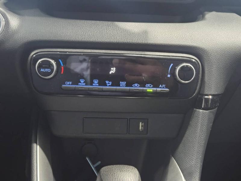 Image TOYOTA Yaris 116h Design 5p