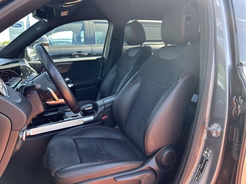 Image MERCEDES-BENZ GLB 220d 190ch AMG Line 4Matic 8G DCT