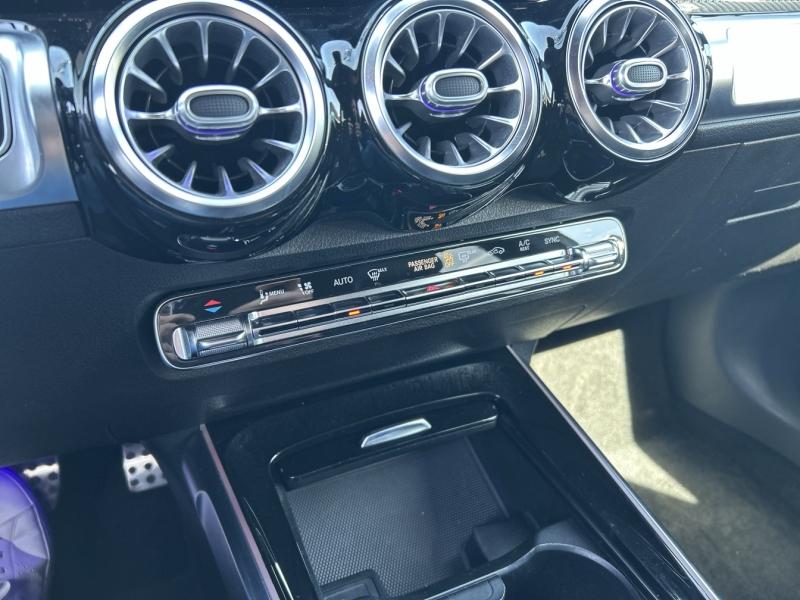 Image MERCEDES-BENZ GLB 220d 190ch AMG Line 4Matic 8G DCT