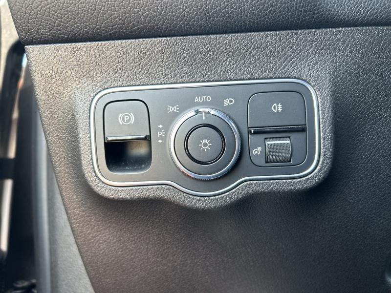Image MERCEDES-BENZ GLB 220d 190ch AMG Line 4Matic 8G DCT
