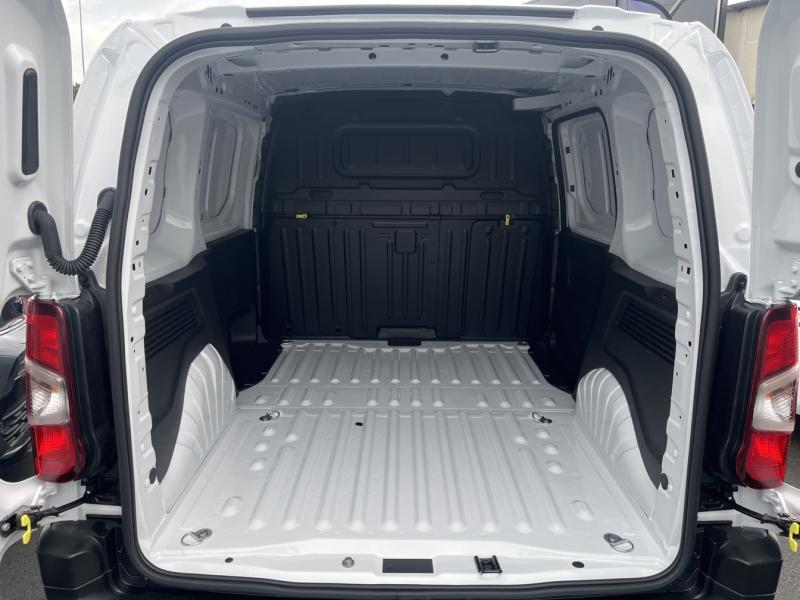 Image OPEL Combo Cargo M Diesel 130ch automatique Pack Premium Connect