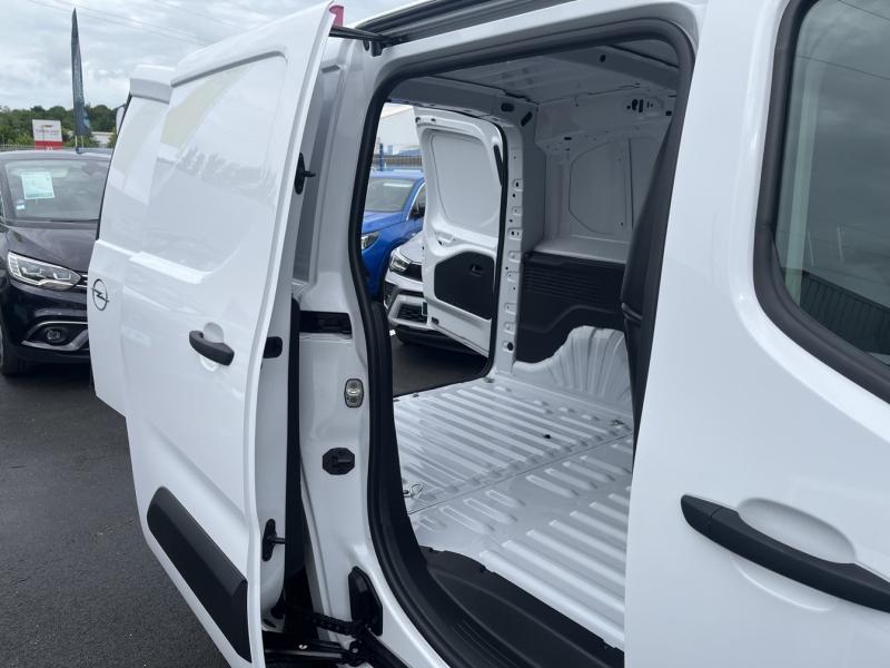 Image OPEL Combo Cargo M Diesel 130ch automatique Pack Premium Connect