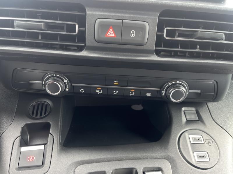 Image OPEL Combo Cargo M Diesel 130ch automatique Pack Premium Connect