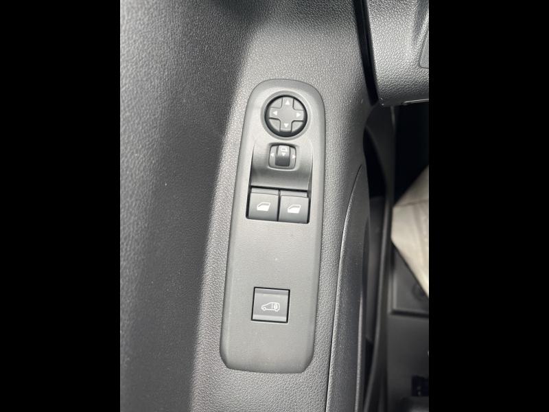 Image OPEL Combo Cargo M Diesel 130ch automatique Pack Premium Connect