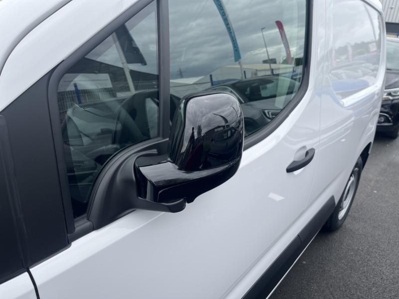 Image OPEL Combo Cargo M Diesel 130ch automatique Pack Premium Connect