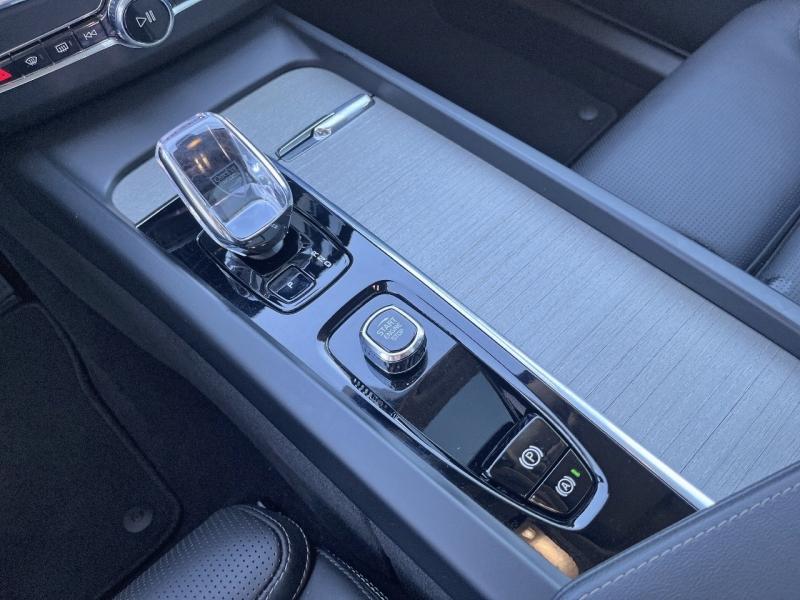 Image VOLVO XC60 T6 Hybride Rechargeable 253 + 145ch Ultra Style Dark Geartronic 8 AWD