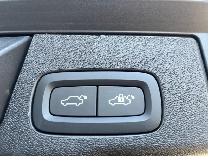 Image VOLVO XC60 T6 Hybride Rechargeable 253 + 145ch Ultra Style Dark Geartronic 8 AWD