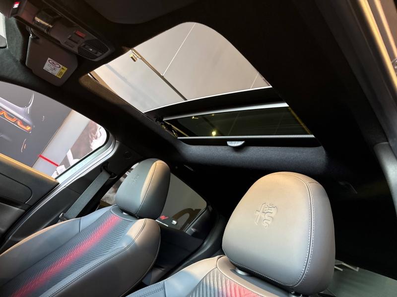 Image ALFA ROMEO Junior 1.2 Ibrida 145ch Premium e-DCT6 Q4
