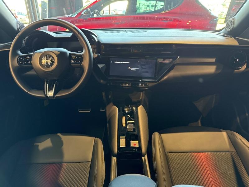 Image ALFA ROMEO Junior 1.2 Ibrida 145ch Premium e-DCT6 Q4