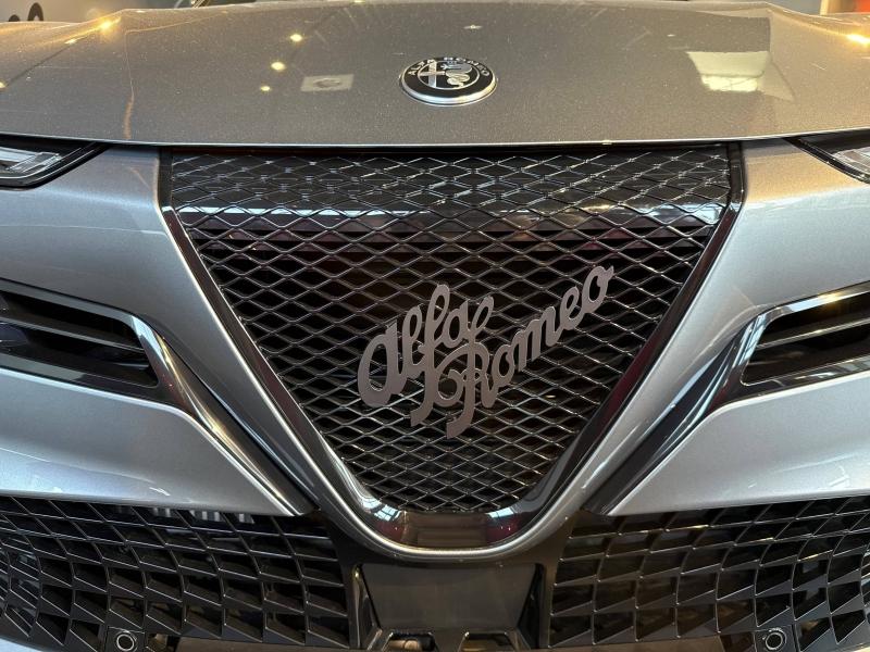 Image ALFA ROMEO Junior 1.2 Ibrida 145ch Premium e-DCT6 Q4