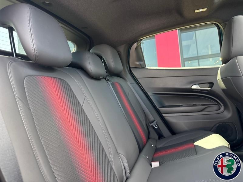 Image ALFA ROMEO Junior 1.2 Ibrida 145ch Premium e-DCT6 Q4
