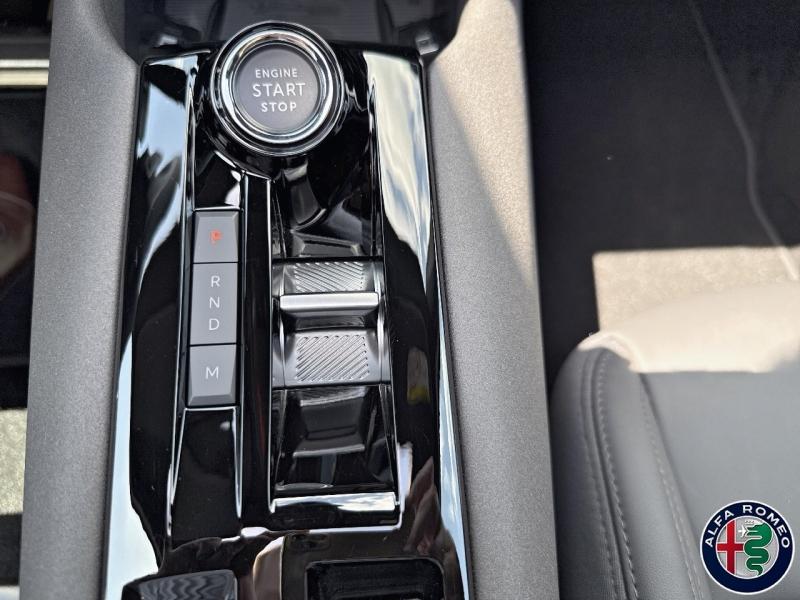 Image ALFA ROMEO Junior 1.2 Ibrida 145ch Premium e-DCT6 Q4