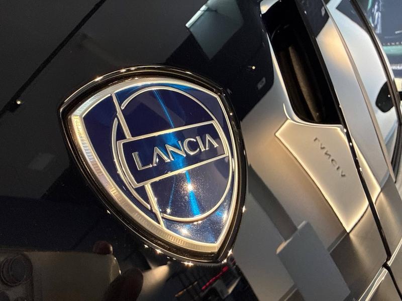 Image LANCIA Ypsilon 1.2 Ibrida 110ch HF Line eDCT6