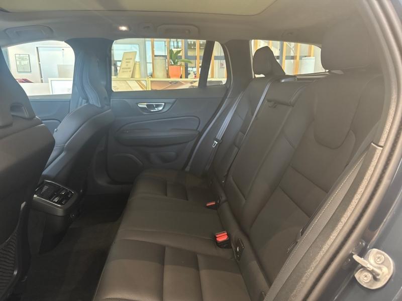 Image VOLVO V60 B4 197ch Ultra Style Dark DCT 7
